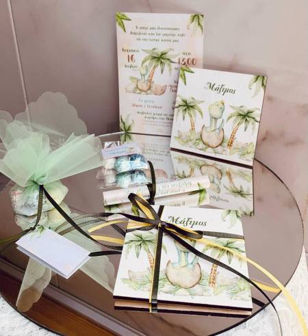 Μπομπονιέρα βάπτισης ξύλινο σουβέρ με θέμα τα δεινοσαυράκια