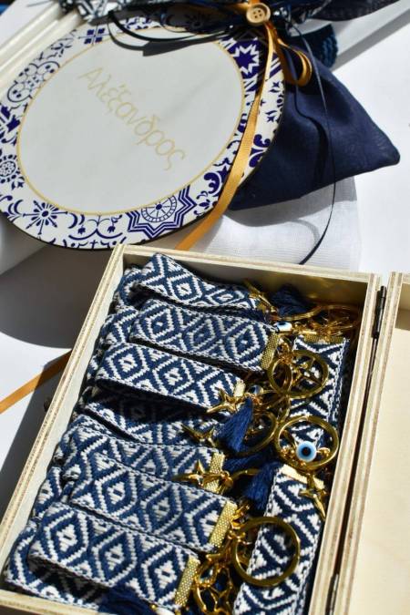 Μαρτυρικά μπρελόκ υφασμάτινη τρέσα μπλέ λευκό ρόμβοι