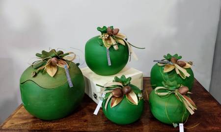 Ρόδι κεραμικό με χάλκινα στοιχεία φύλλα ελιάς και ελιές  7  εκ