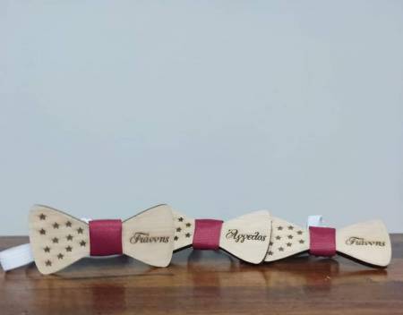 Παπιγιόν ξύλινο με χαραγμένο όνομα