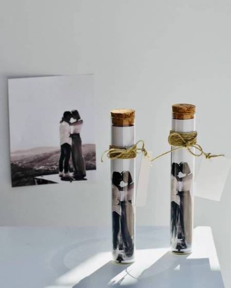 Μπομπονιέρα γάμου δοκιμαστικός σωλήνας με φωτογραφία του ζευγαριού